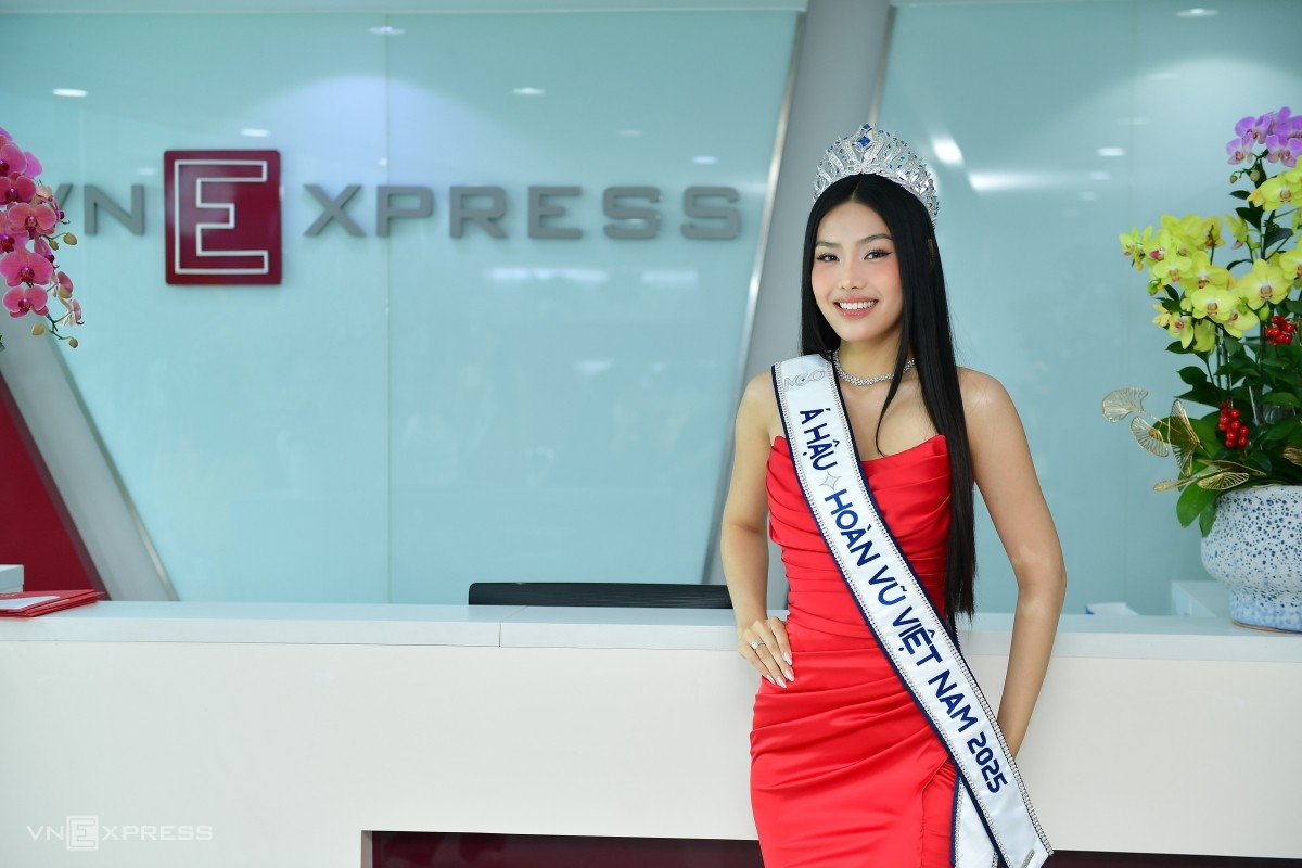 phuong-linh-cam-ly-giao-luu-sau-hoa-hau-hoan-vu-vietnam-2025-34-1750746382-1750748126-1750748733-1750772396.jpg