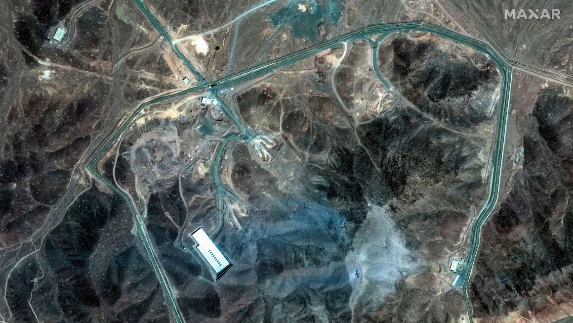 co-so-hat-nhan-iran-fordow-sau-khi-bi-my-tap-kich-iran-anh-ve-tinh-maxar-1750871653.webp