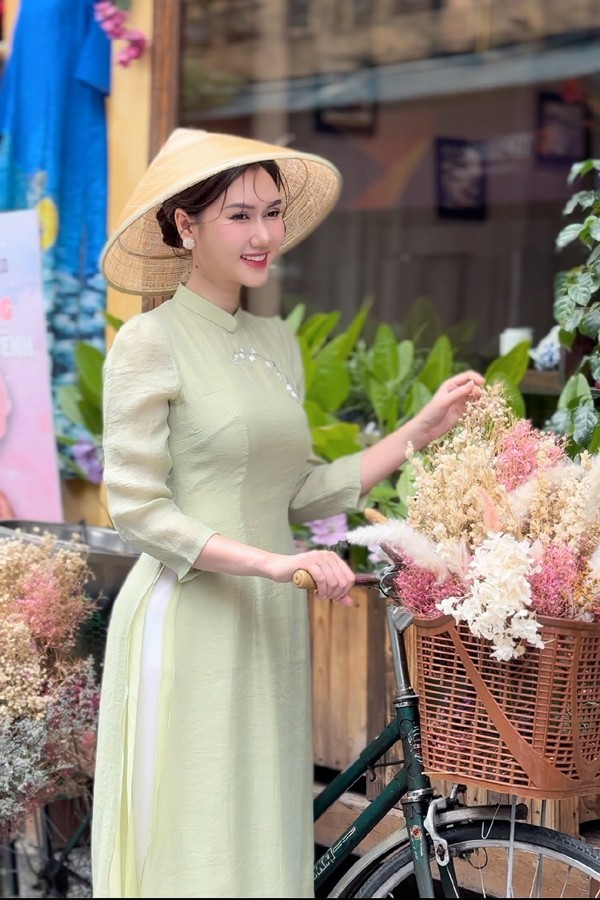 1751609294-huong-giang-mat-to-7-7146-width600height900-1751807159.jpg