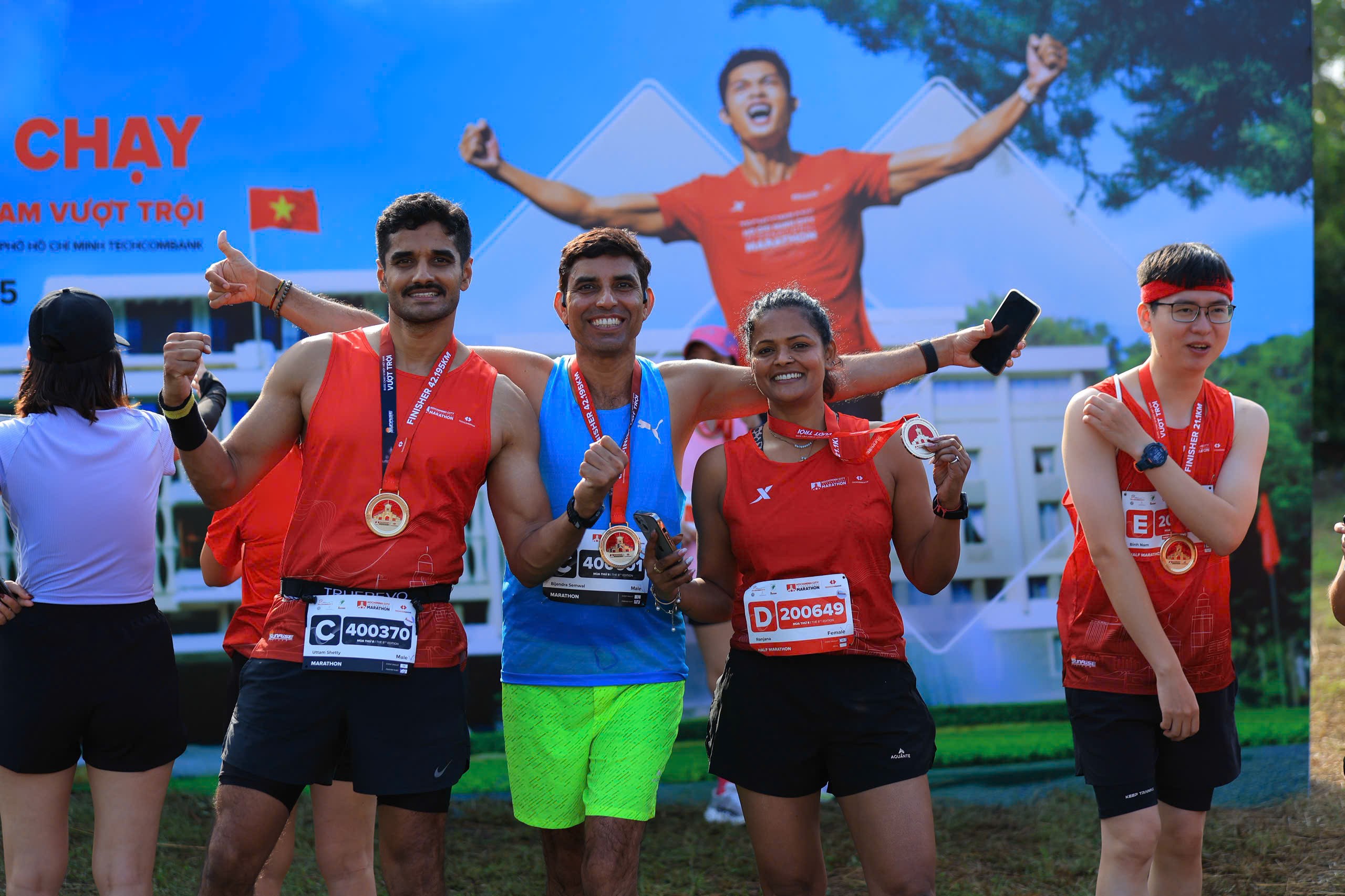 cac-runners-quoc-te-1765189960.jpg