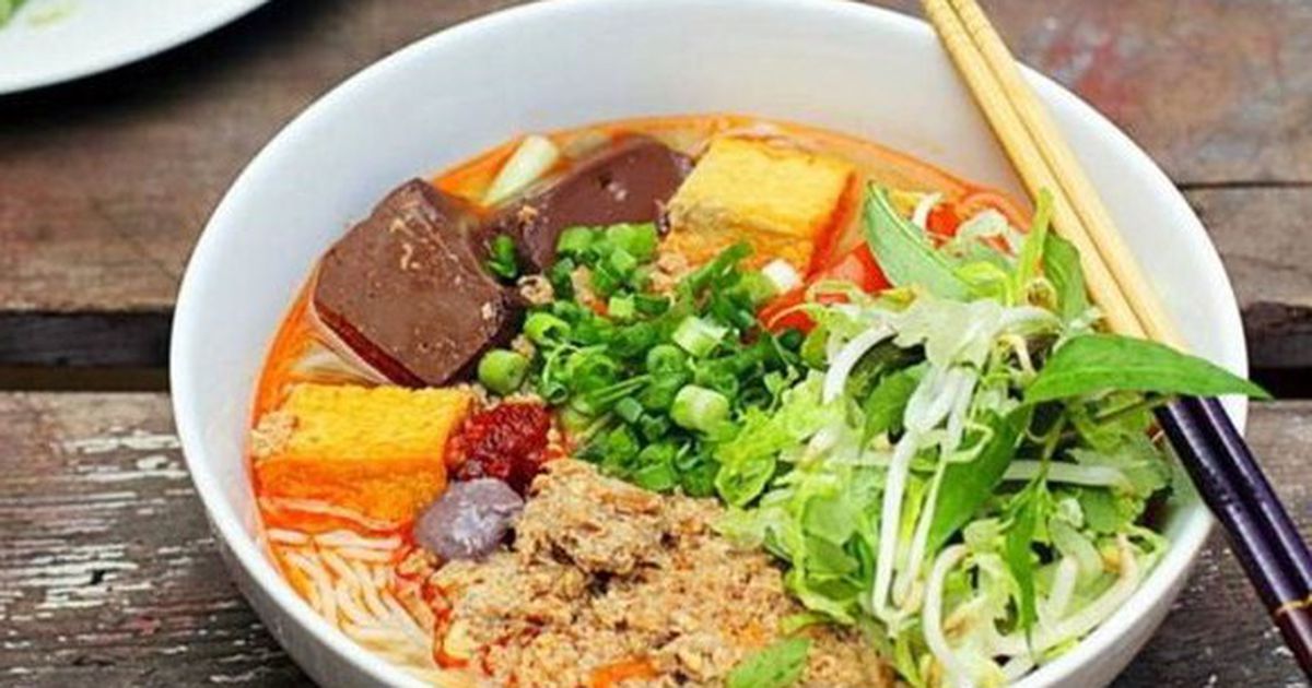 Bún riêu và mì cao lầu Việt Nam lọt top món mì ngon nhất châu Á