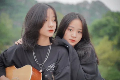 Chị em sinh đôi 2K6 Khánh Châu Huyền Châu Gây Mê Cộng Đồng Mạng