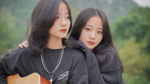 Chị em sinh đôi 2K6 Khánh Châu Huyền Châu Gây Mê Cộng Đồng Mạng
