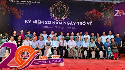 Dư âm 20 năm ngày Hội ngộ dưới mái trường Cao Bá Quát, Quốc Oai còn mãi