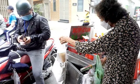 Thiện nguyện OKVIP và gánh hàng rong của ngoại Nguyệt