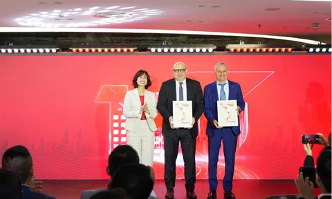 Generali Việt Nam Việt Nam đón mừng cột mốc 100 văn phòng toàn quốc
