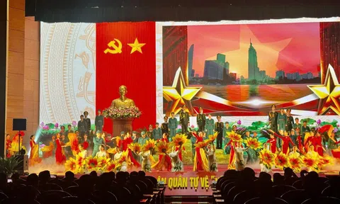 Tổng duyệt chương trình nghệ thuật đặc biệt "Chiến sĩ sao vuông - 90 năm một chặng đường"