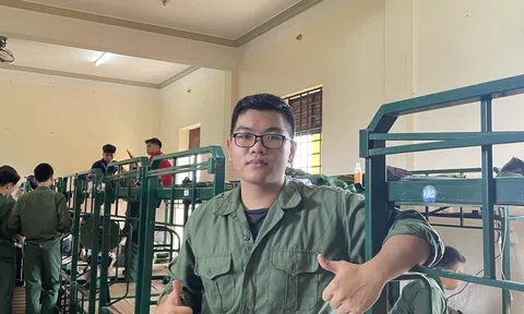 Lê Hoàng Anh: Cậu sinh viên Học viên Ngoại giao từng từ chối chiếc áo blouse trắng để theo đuổi một thế giới rộng mở