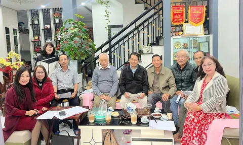 Liên hoan Thơ ca ba miền 2025: Những nẻo đường hướng về cố đô