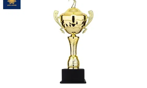 Luna Award Vietnam chuyên thiết kế cúp golf theo yêu cầu uy tín
