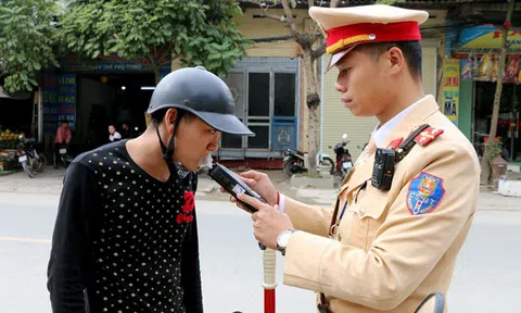 Nồng độ cồn dương tính do ăn trái cây, uống thuốc có bị phạt khi tham gia giao thông?