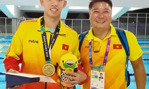 Thầy của VĐV bơi Huy Hoàng qua đời trong khi cách ly