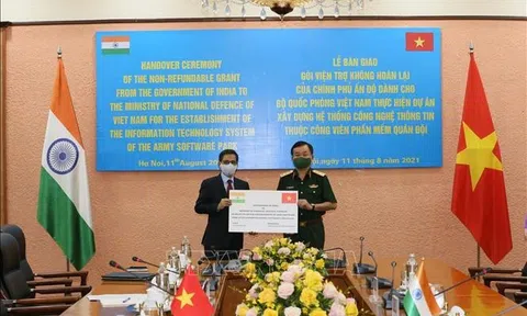Bộ Quốc phòng Việt Nam tiếp nhận 5 triệu USD của Chính phủ Ấn Độ viện trợ