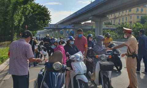 Sau 3 giờ, 6 tổ công tác kiểm soát 2.000 trường hợp, xử phạt nhiều người vi phạm giãn cách xã hội