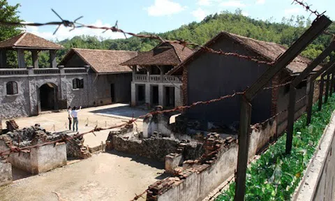 CHIẾC GÀ-MÈN TRONG NGỤC SƠN LA - Truyện ngắn của Mai An Anh Tuấn