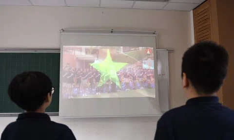 Học sinh Hà Nội sẽ được giảm 50% học phí cả năm