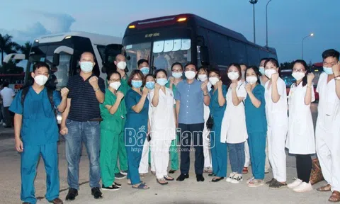 Hơn 800 ‘chiến sĩ áo trắng’ tinh nhuệ của Bắc Giang thần tốc lên đường chi viện cho Thủ Đô