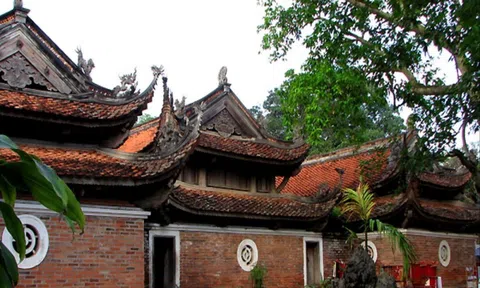 Nghi lễ tôn giáo Việt Nam: Thấy gì qua lời Nam Mô Quán Bồ Tát và Nam Mô Địa Tạng Vương Bồ Tát khi vào chùa