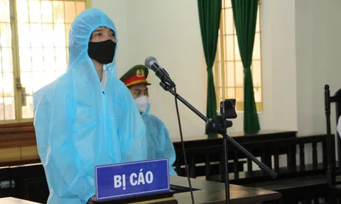An Giang: Đòi tiêm vaccine Pfizer, một thanh niên cầm dao chém gây thương tích cho 1 cán bộ Công an
