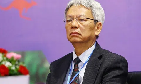TS. Nguyễn Sĩ Dũng: Mở cửa kinh tế là một mệnh lệnh, không thể chống dịch Covid-19 bằng hai bàn tay không