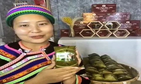 Đặc sản bánh Chưng Gù Bản Tùy, Hà Giang tỏa sáng tại Chợ đêm trên mây