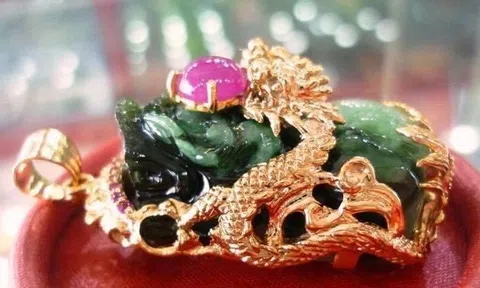 Thầy Kim Giao Tử bật mí ý nghĩa câu chú và các bước khai quang cho các vật phẩm phong thuỷ