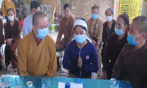 Tuyên Quang: Ban Trị sự Giáo hội Phật giáo thăm hỏi, động viên gia đình bị hỏa hoạn ở xã Thái Hòa