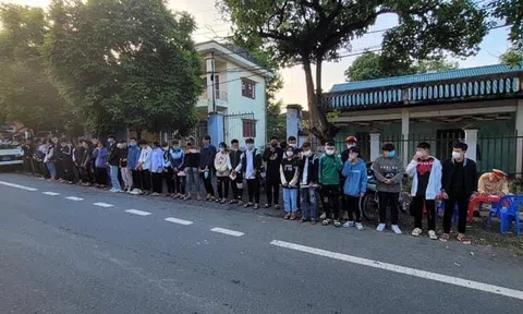 Vĩnh Phúc: Công an Tam Đảo lại bắt giữ nhóm thanh niên lái 27 mô tô dàn hàng ngang, lạng lách