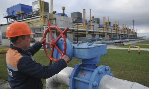 Nga tăng lượng khí đốt trung chuyển qua Ukraine sang EU, Kiev tiếp tục... phàn nàn