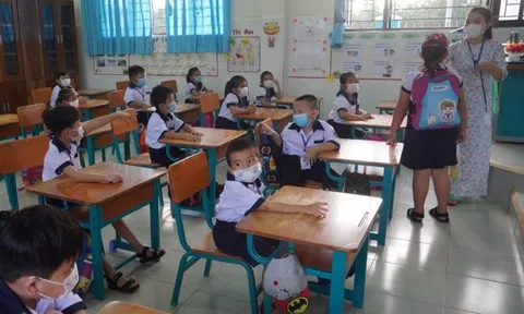 TP. Hồ Chí Minh quyết định tạm hoãn đến trường đối với học sinh lớp 1