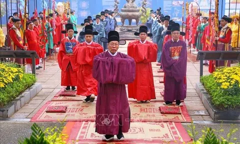 Hà Nội: 'Tiến lịch đón Xuân sang' được tái hiện tại Hoàng thành Thăng Long