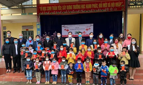 Đón Tết cùng học sinh nghèo vùng cao Lào Cai