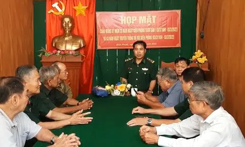 Ấm áp đêm lửa trại biên phòng