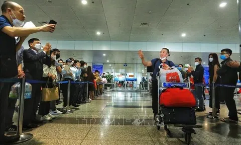 Thêm 259 công dân Việt Nam về nước trên chuyến bay cứu trợ thứ ba từ Ba Lan