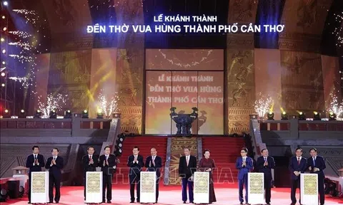 Chủ tịch nước Nguyễn Xuân Phúc dự Lễ khánh thành Đền thờ Vua Hùng tại Cần Thơ