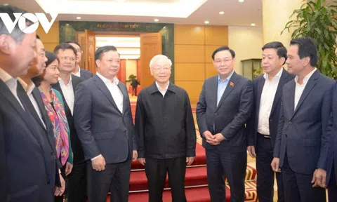Tổng Bí thư chủ trì cuộc làm việc của Bộ Chính trị với lãnh đạo TP Hà Nội