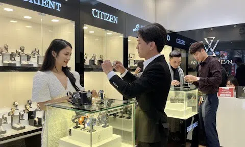 Bật mí những lý do nên chọn mua đồng hồ nam tại WatchStore