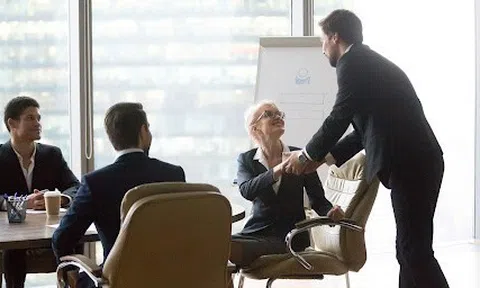 Vì sao bạn nên thuê một Luật sư Doanh nghiệp giỏi tại Việt Nam?