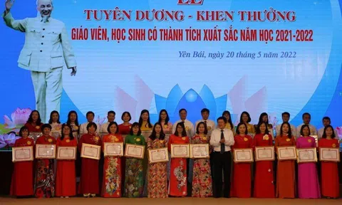 Yên Bái: Tuyên dương giáo viên, học sinh có thành tích xuất sắc
