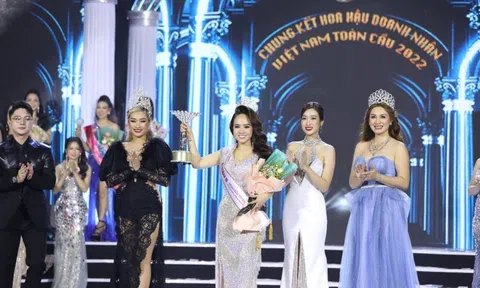 Lê Thị Hồng Thắm được gọi tên cho ngôi vị Á hậu 2 cuộc thi Hoa hậu Doanh nhân Việt Nam Toàn cầu 2022