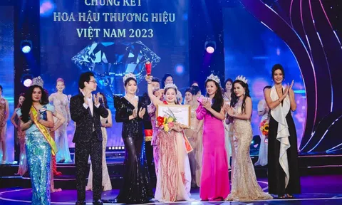 Hoa hậu Thương hiệu Việt Nam 2023: Doanh nhân Đàm Thị Hồng Luyến dành được ngôi vị Á hậu 3