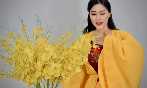 NSƯT Hương Giang ra mắt MV Tiếng hát mẹ