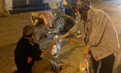 Lan tỏa yêu thương đến người vô gia cư nhờ "bếp ăn 0 đồng"