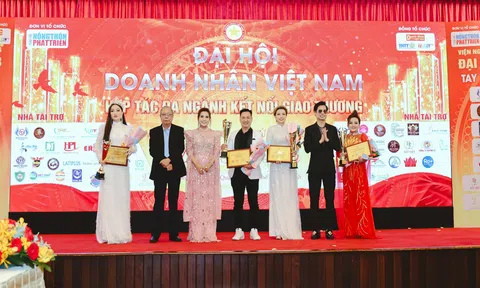 Công ty xuất nhập khẩu Minh Đăng nhận vinh danh tại Đại hội Doanh nhân Việt Nam 2023