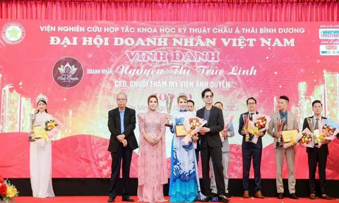 Thẩm mỹ viện Ánh Quyên nhận vinh danh tại Đại hội Doanh nhân Việt Nam 2023