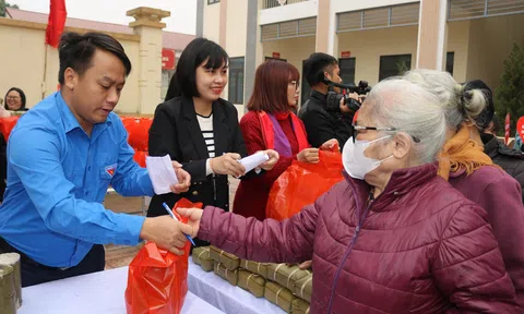 Chợ Tết nhân ái tại xã Thạch Thán: Lan tỏa tinh thần nhân đạo trong dịp xuân mới sắp về
