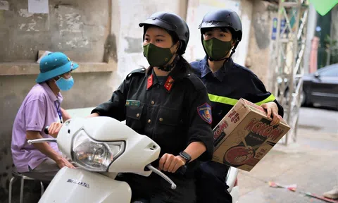 Tình người trong gian khó: "Kháng sinh" giúp chúng ta chiến thắng kẻ thù COVID19!