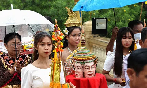 Đồng bào Khmer đón Tết Chôl Chnăm Thmây tại Hà Nội