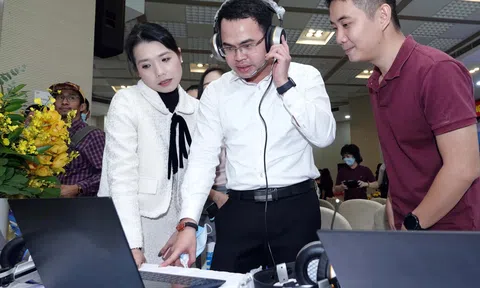 “TikTok hóa” tin tức: Cuộc cách mạng truyền thông hay dấu chấm hết cho báo chí truyền thống?