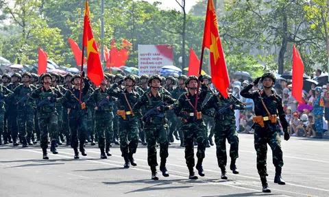Khối A80 hợp luyện ngày 09/7: Những bước chân thép trong nắng lửa Sơn Tây